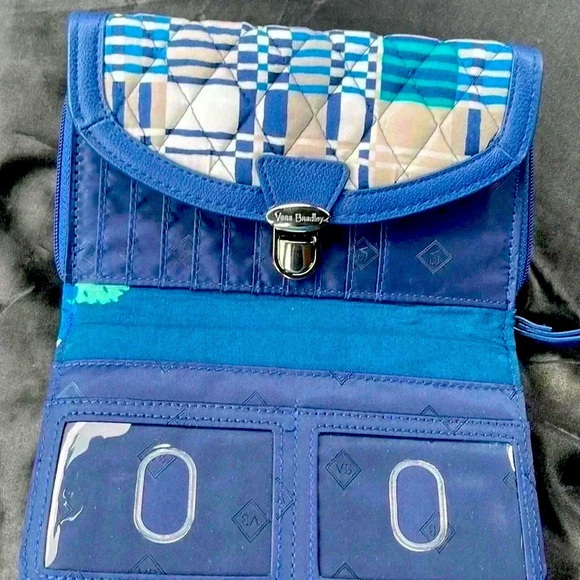 🆕 Vera Bradley Ultimate Wristlet in Signature Cotton Santiago Woven w/ Navy - Picture 7 of 13